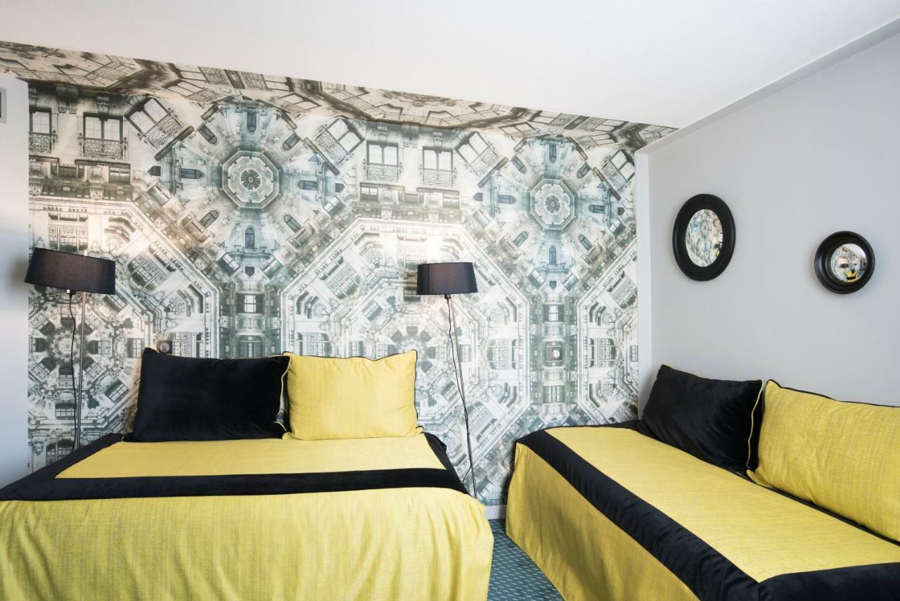 Suite with Double Bed and Two Single Beds,1704842362:JPEG